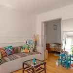 Charming 1br With Terrace Praca Flores | By Airnest * Lizbona