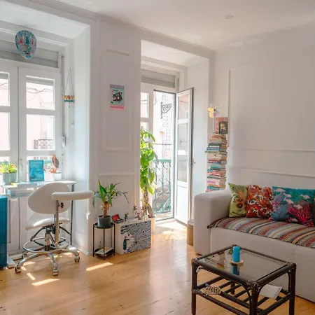 Charming 1br With Terrace Praca Flores | By Airnest Lizbona