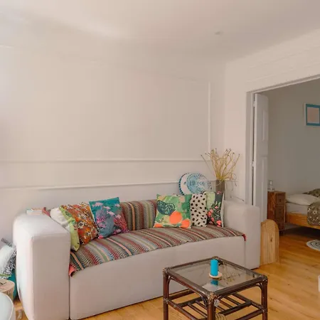 Charming 1br With Terrace Praca Flores | By Airnest Lizbona