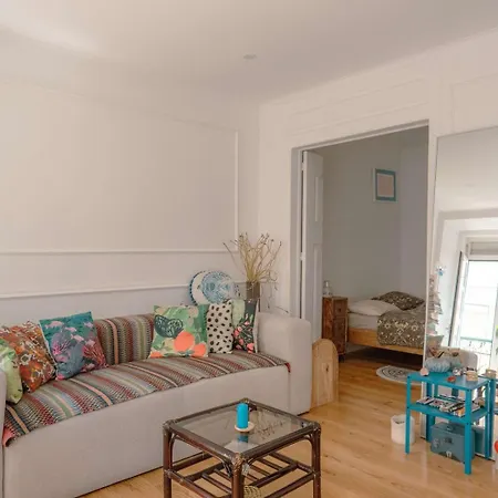 Charming 1br With Terrace Praca Flores | By Airnest Лиссабон