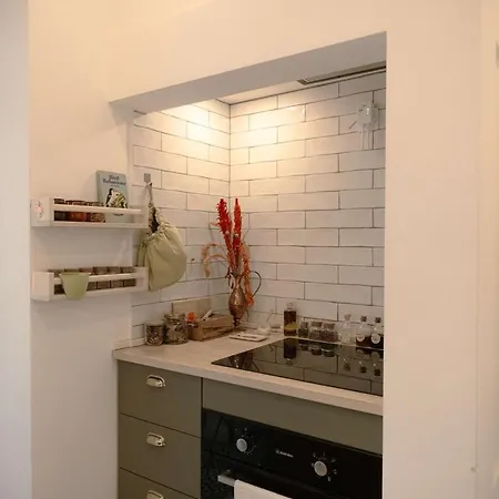 Appartement Charming 1br With Terrace Praca Flores | By Airnest Lissabon