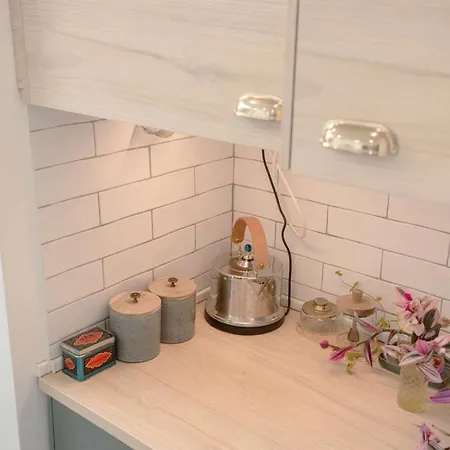 Charming 1br With Terrace Praca Flores | By Airnest Apartment