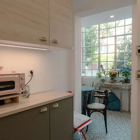 Charming 1br With Terrace Praca Flores | By Airnest شقة