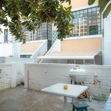 Charming 1br With Terrace Praca Flores | By Airnest * Lisboa